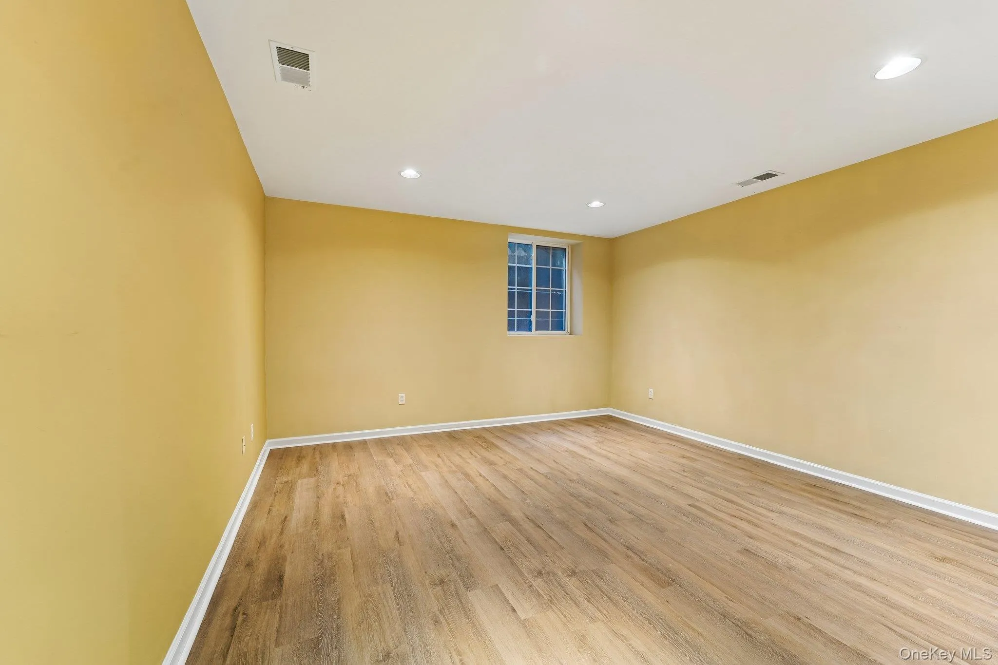 122 Crystal Hill Drive, Haverstraw, NY, 2 Bedrooms Bedrooms, 7 Rooms Rooms,1 BathroomBathrooms,Residential,For Rent,Crystal Hill,0,1042924 122 Crystal Hill Drive, Haverstraw, NY, 2 Bedrooms Bedrooms, 7 Rooms Rooms,1 BathroomBathrooms,Residential,For Rent,Crystal Hill,0,1042924
