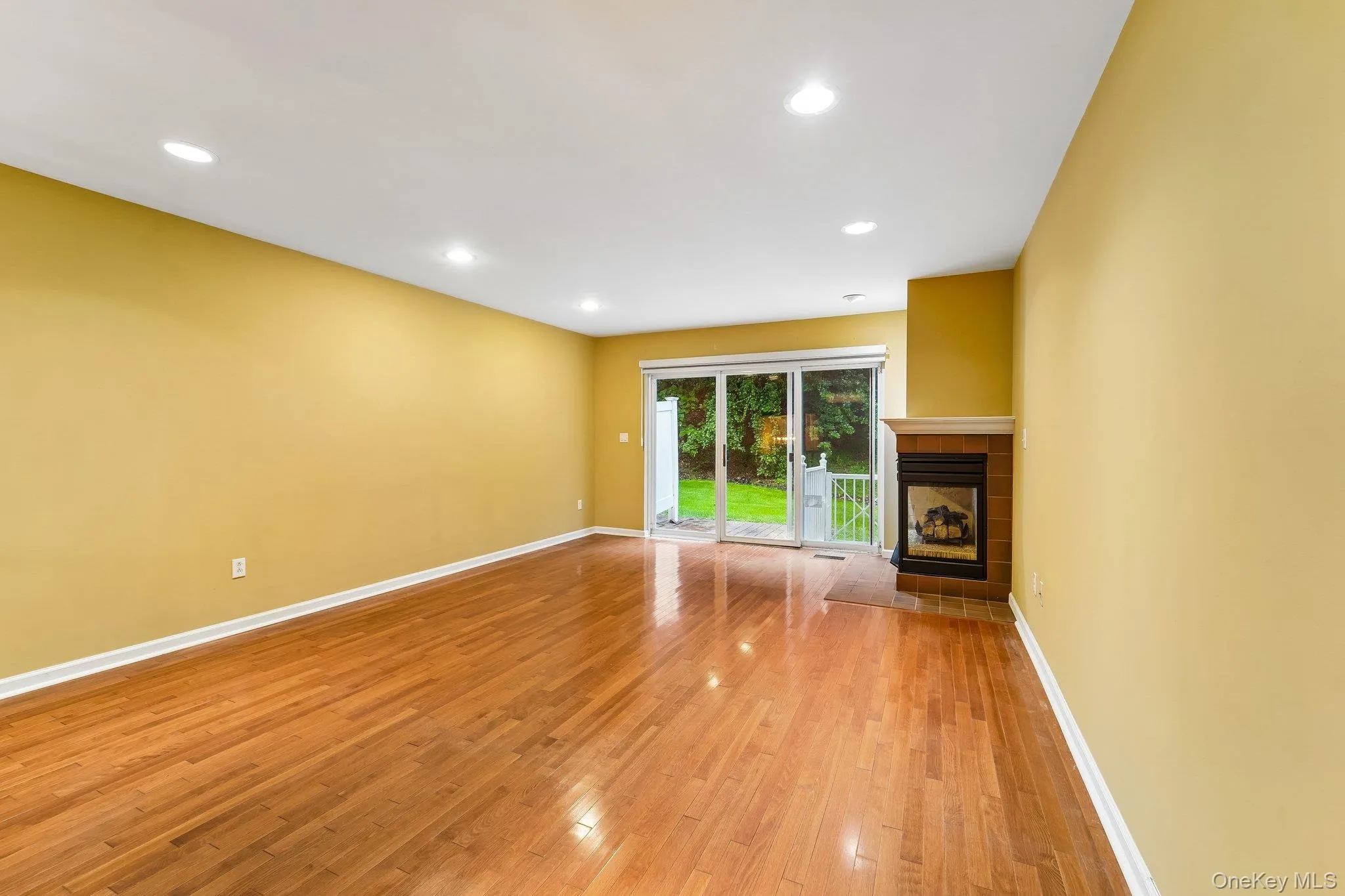 122 Crystal Hill Drive, Haverstraw, NY, 2 Bedrooms Bedrooms, 7 Rooms Rooms,1 BathroomBathrooms,Residential,For Rent,Crystal Hill,0,1042924 122 Crystal Hill Drive, Haverstraw, NY, 2 Bedrooms Bedrooms, 7 Rooms Rooms,1 BathroomBathrooms,Residential,For Rent,Crystal Hill,0,1042924