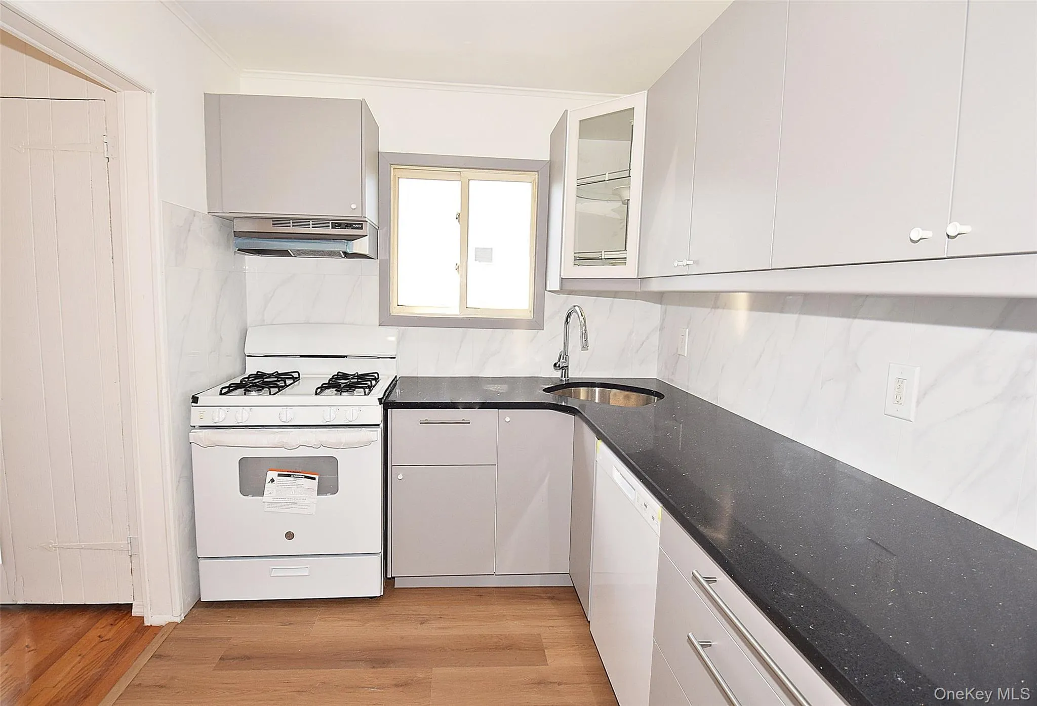855 Surf Street, Babylon, NY, 3 Bedrooms Bedrooms, 7 Rooms Rooms,1 BathroomBathrooms,Residential Lease,For Rent,Surf,0,1042926 855 Surf Street, Babylon, NY, 3 Bedrooms Bedrooms, 7 Rooms Rooms,1 BathroomBathrooms,Residential Lease,For Rent,Surf,0,1042926