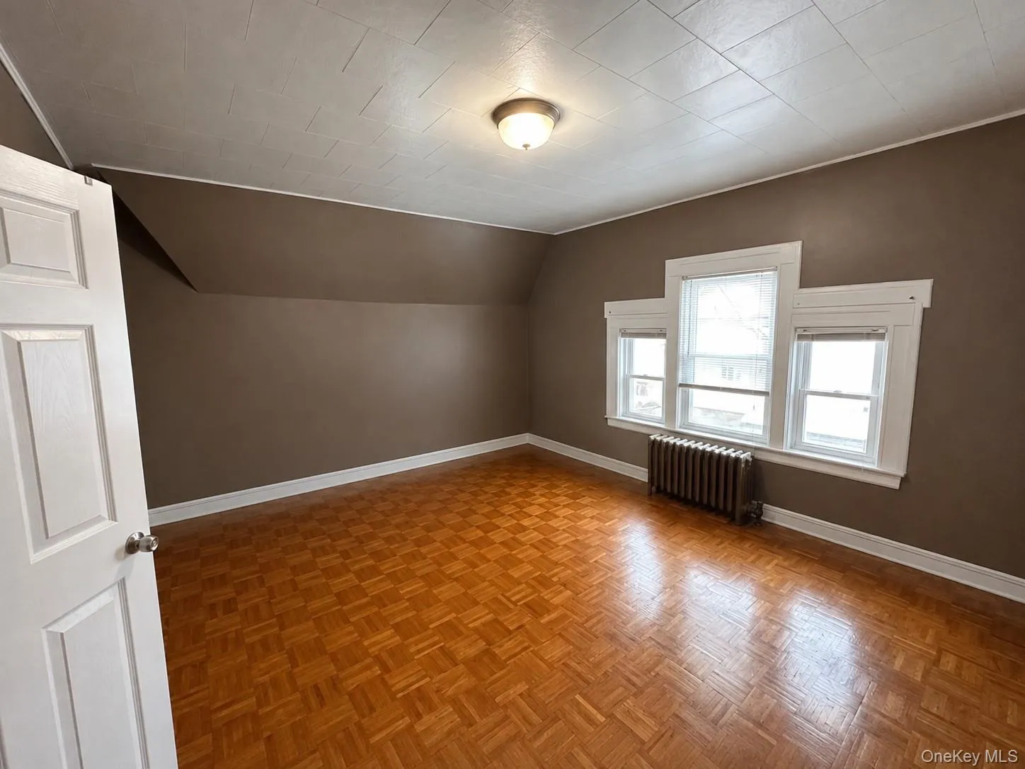 8755 114th Street, New York, NY, 3 Bedrooms Bedrooms, 7 Rooms Rooms,2 BathroomsBathrooms,Residential Lease,For Rent,114th,0,1042927 8755 114th Street, New York, NY, 3 Bedrooms Bedrooms, 7 Rooms Rooms,2 BathroomsBathrooms,Residential Lease,For Rent,114th,0,1042927