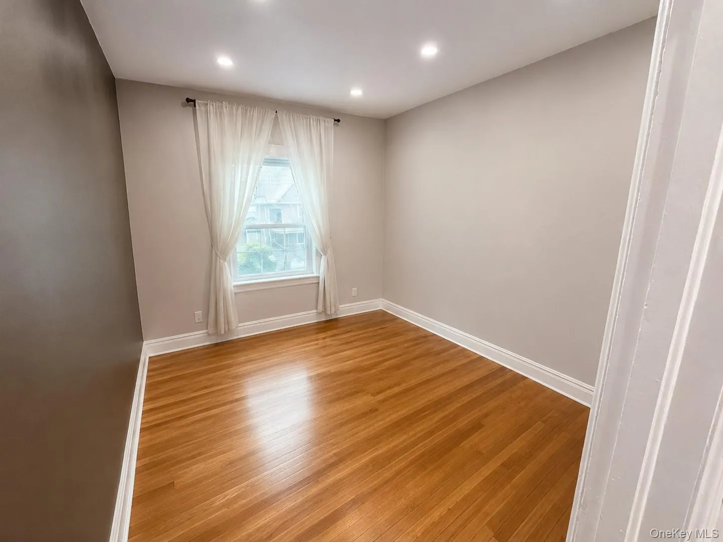 8755 114th Street, New York, NY, 3 Bedrooms Bedrooms, 7 Rooms Rooms,2 BathroomsBathrooms,Residential Lease,For Rent,114th,0,1042927 8755 114th Street, New York, NY, 3 Bedrooms Bedrooms, 7 Rooms Rooms,2 BathroomsBathrooms,Residential Lease,For Rent,114th,0,1042927