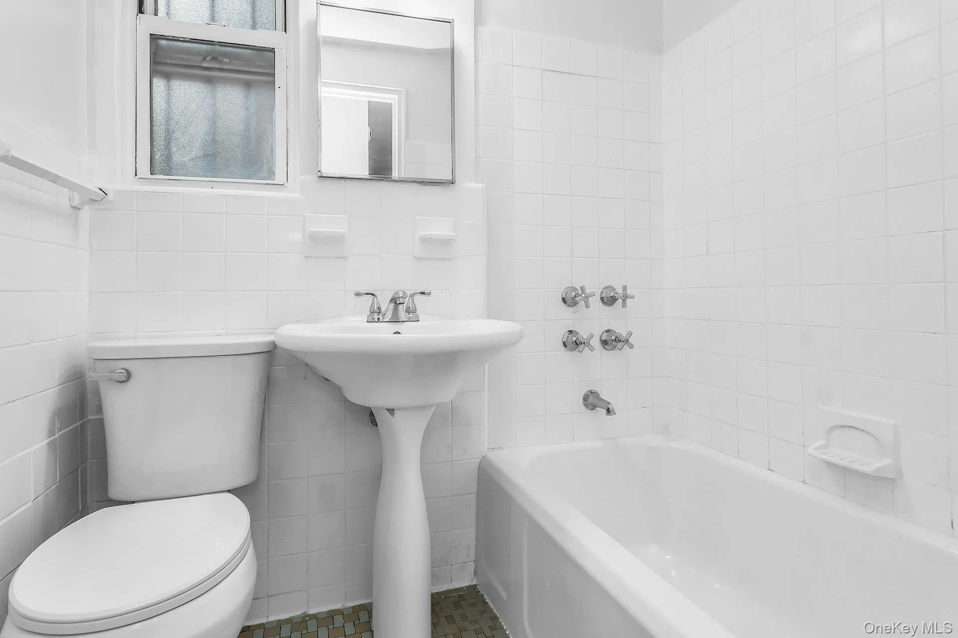 2600 Henry Hudson Parkway, New York, NY, 1 Bedroom Bedrooms, 4 Rooms Rooms,1 BathroomBathrooms,Residential,For Rent,Henry Hudson,0,1042929 2600 Henry Hudson Parkway, New York, NY, 1 Bedroom Bedrooms, 4 Rooms Rooms,1 BathroomBathrooms,Residential,For Rent,Henry Hudson,0,1042929