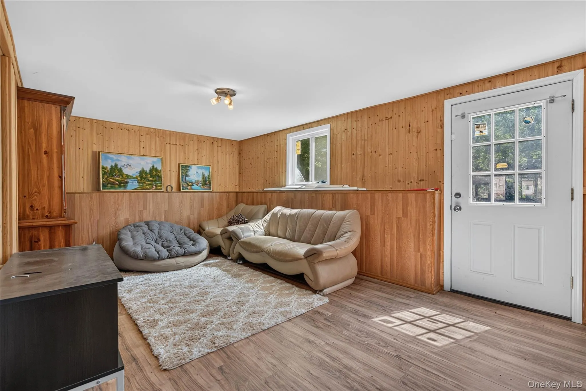 108 Maplewood Avenue, Fallsburg, NY, 3 Bedrooms Bedrooms, 7 Rooms Rooms,2 BathroomsBathrooms,Residential,For Rent,Maplewood,0,1042934 108 Maplewood Avenue, Fallsburg, NY, 3 Bedrooms Bedrooms, 7 Rooms Rooms,2 BathroomsBathrooms,Residential,For Rent,Maplewood,0,1042934
