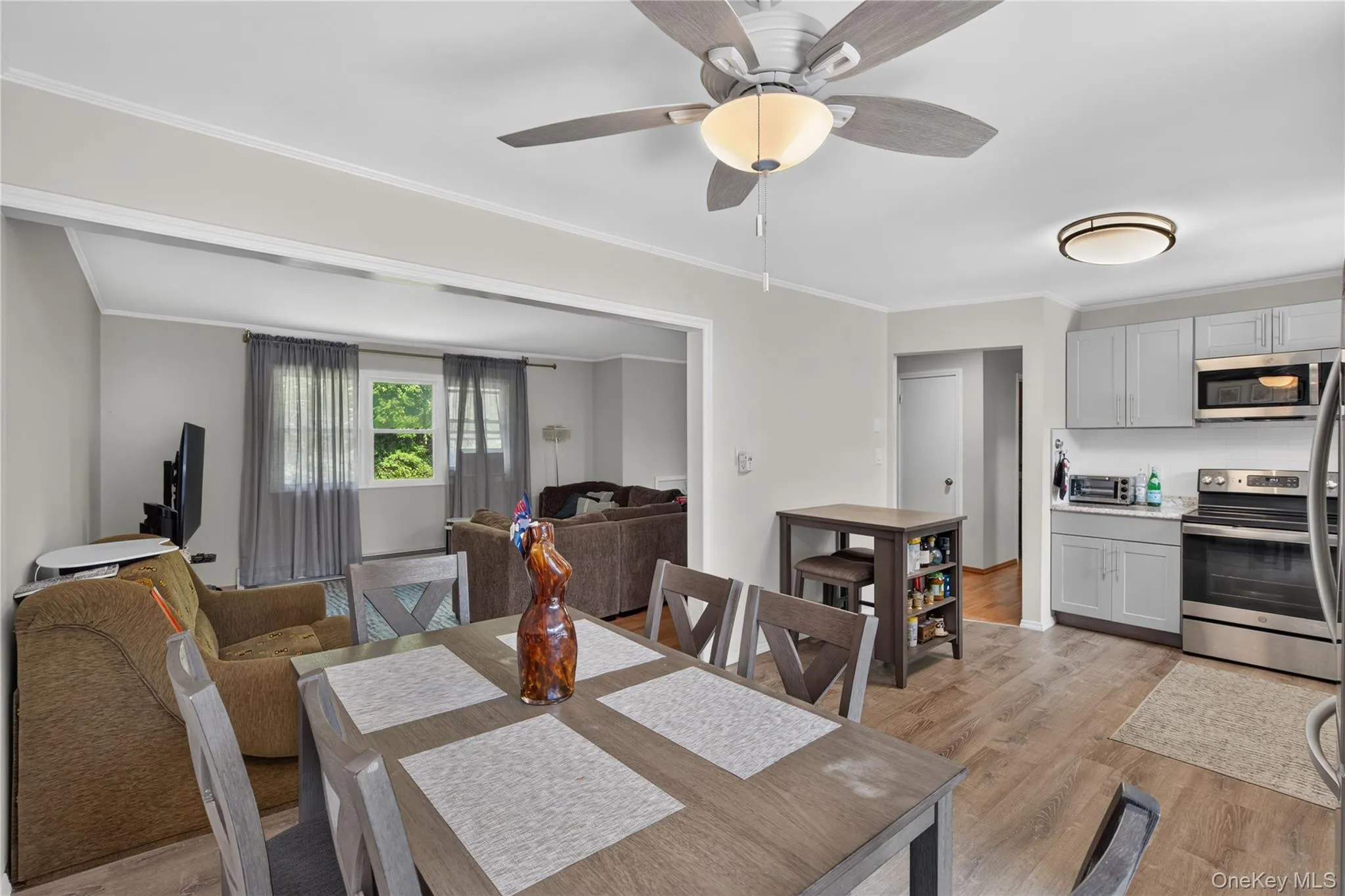 108 Maplewood Avenue, Fallsburg, NY, 3 Bedrooms Bedrooms, 7 Rooms Rooms,2 BathroomsBathrooms,Residential,For Rent,Maplewood,0,1042934 108 Maplewood Avenue, Fallsburg, NY, 3 Bedrooms Bedrooms, 7 Rooms Rooms,2 BathroomsBathrooms,Residential,For Rent,Maplewood,0,1042934