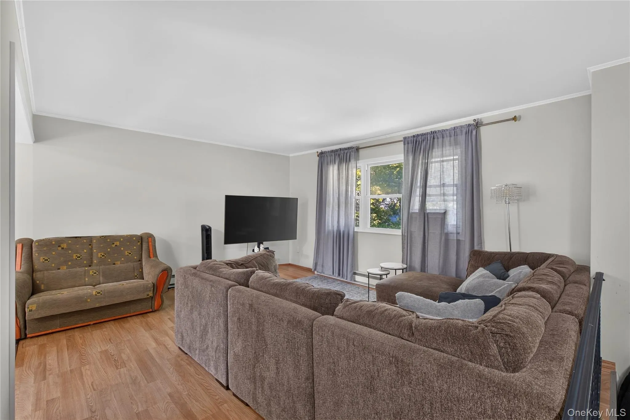 108 Maplewood Avenue, Fallsburg, NY, 3 Bedrooms Bedrooms, 7 Rooms Rooms,2 BathroomsBathrooms,Residential,For Rent,Maplewood,0,1042934 108 Maplewood Avenue, Fallsburg, NY, 3 Bedrooms Bedrooms, 7 Rooms Rooms,2 BathroomsBathrooms,Residential,For Rent,Maplewood,0,1042934