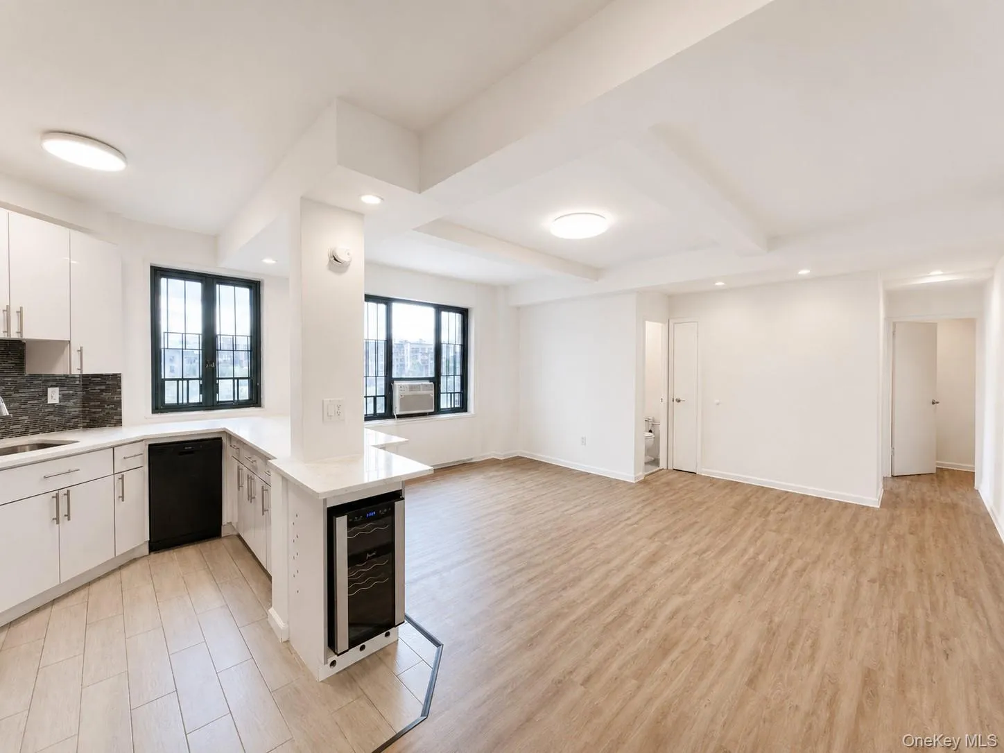 1594 Unionport Road, New York, NY, 2 Bedrooms Bedrooms, 4 Rooms Rooms,1 BathroomBathrooms,Residential,For Rent,Unionport,0,1042936 1594 Unionport Road, New York, NY, 2 Bedrooms Bedrooms, 4 Rooms Rooms,1 BathroomBathrooms,Residential,For Rent,Unionport,0,1042936
