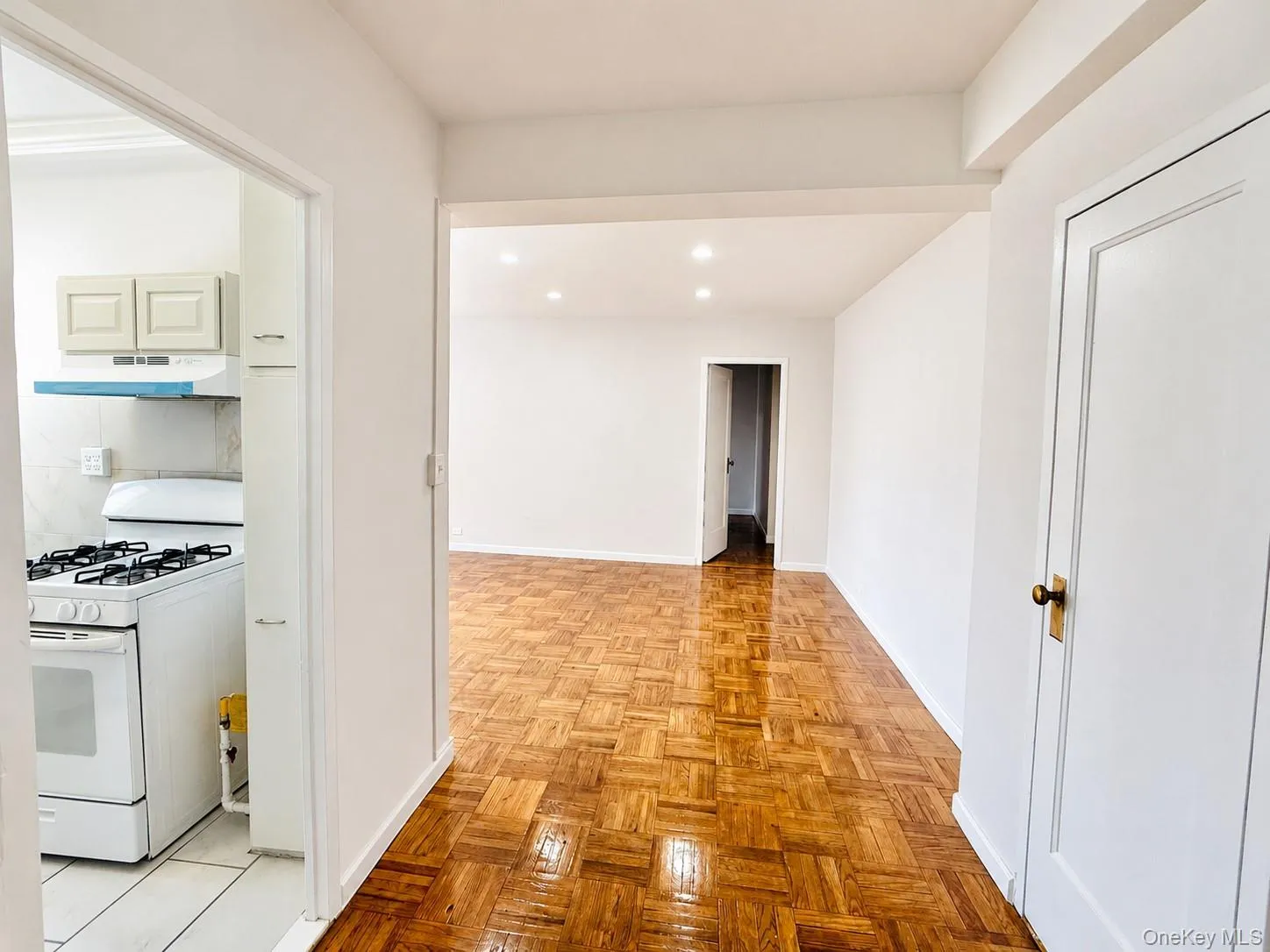 1469 East Avenue, New York, NY, 1 Bedroom Bedrooms, 1 Room Rooms,1 BathroomBathrooms,Residential,For Rent,East,0,1042938 1469 East Avenue, New York, NY, 1 Bedroom Bedrooms, 1 Room Rooms,1 BathroomBathrooms,Residential,For Rent,East,0,1042938