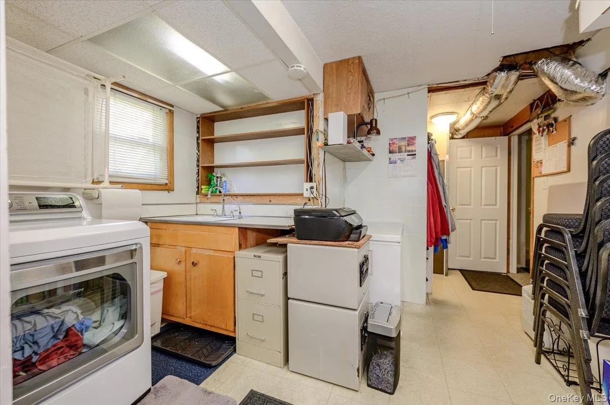 Laundry/Storage Rm on lower level Laundry/Storage Rm on lower level