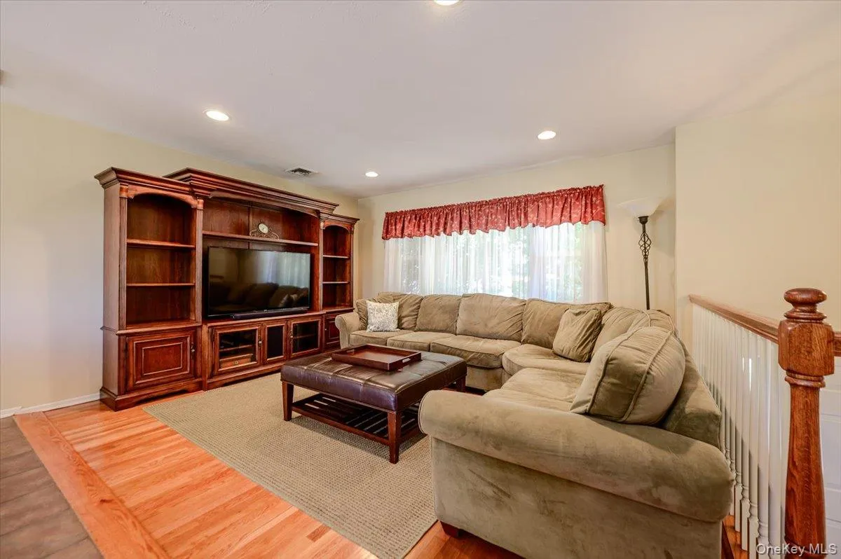 Hardwood floors & high hats Hardwood floors & high hats