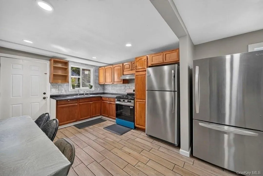 14 Electric Street, Brookhaven, NY, 4 Bedrooms Bedrooms, 8 Rooms Rooms,2 BathroomsBathrooms,Residential,For Rent,Electric,0,1042954 14 Electric Street, Brookhaven, NY, 4 Bedrooms Bedrooms, 8 Rooms Rooms,2 BathroomsBathrooms,Residential,For Rent,Electric,0,1042954