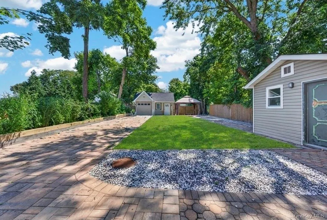 14 Electric Street, Brookhaven, NY, 4 Bedrooms Bedrooms, 8 Rooms Rooms,2 BathroomsBathrooms,Residential,For Rent,Electric,0,1042954 14 Electric Street, Brookhaven, NY, 4 Bedrooms Bedrooms, 8 Rooms Rooms,2 BathroomsBathrooms,Residential,For Rent,Electric,0,1042954