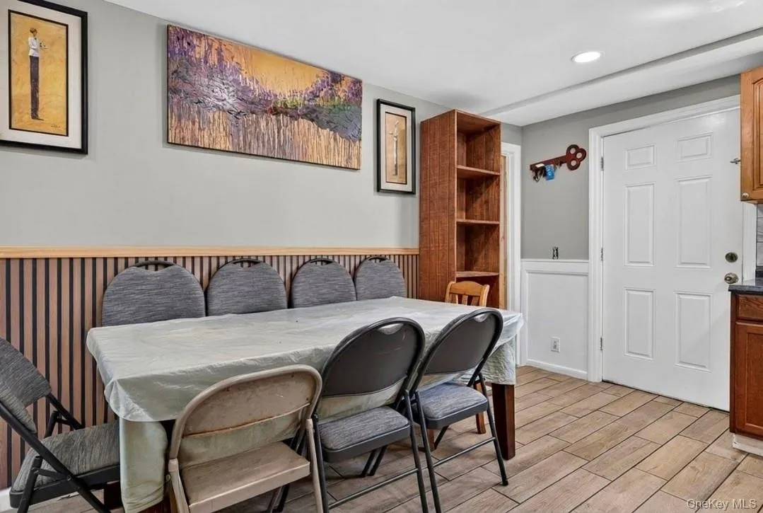 14 Electric Street, Brookhaven, NY, 4 Bedrooms Bedrooms, 8 Rooms Rooms,2 BathroomsBathrooms,Residential,For Rent,Electric,0,1042954 14 Electric Street, Brookhaven, NY, 4 Bedrooms Bedrooms, 8 Rooms Rooms,2 BathroomsBathrooms,Residential,For Rent,Electric,0,1042954