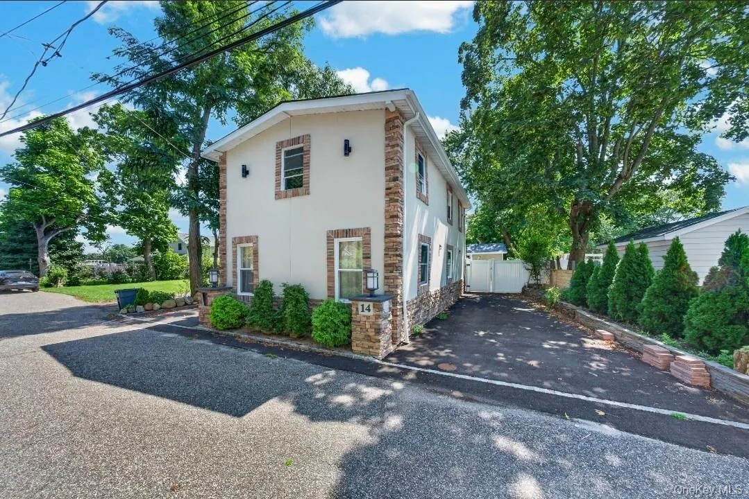 14 Electric Street, Brookhaven, NY, 4 Bedrooms Bedrooms, 8 Rooms Rooms,2 BathroomsBathrooms,Residential,For Rent,Electric,0,1042954 14 Electric Street, Brookhaven, NY, 4 Bedrooms Bedrooms, 8 Rooms Rooms,2 BathroomsBathrooms,Residential,For Rent,Electric,0,1042954