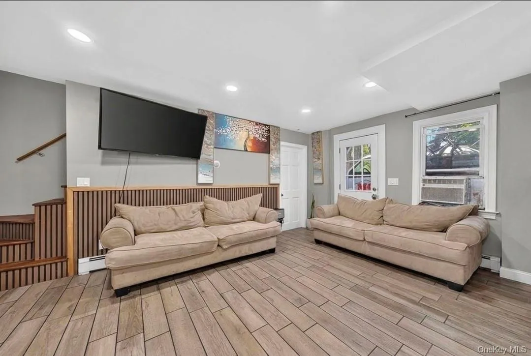 14 Electric Street, Brookhaven, NY, 4 Bedrooms Bedrooms, 8 Rooms Rooms,2 BathroomsBathrooms,Residential,For Rent,Electric,0,1042954 14 Electric Street, Brookhaven, NY, 4 Bedrooms Bedrooms, 8 Rooms Rooms,2 BathroomsBathrooms,Residential,For Rent,Electric,0,1042954