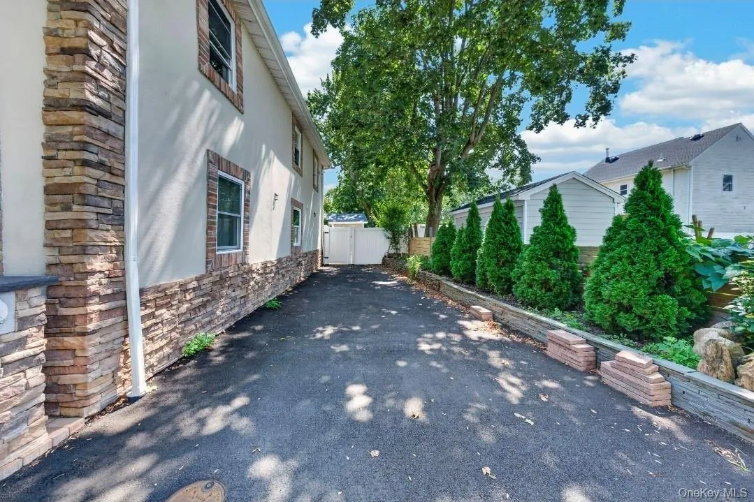 14 Electric Street, Brookhaven, NY, 4 Bedrooms Bedrooms, 8 Rooms Rooms,2 BathroomsBathrooms,Residential,For Rent,Electric,0,1042954 14 Electric Street, Brookhaven, NY, 4 Bedrooms Bedrooms, 8 Rooms Rooms,2 BathroomsBathrooms,Residential,For Rent,Electric,0,1042954