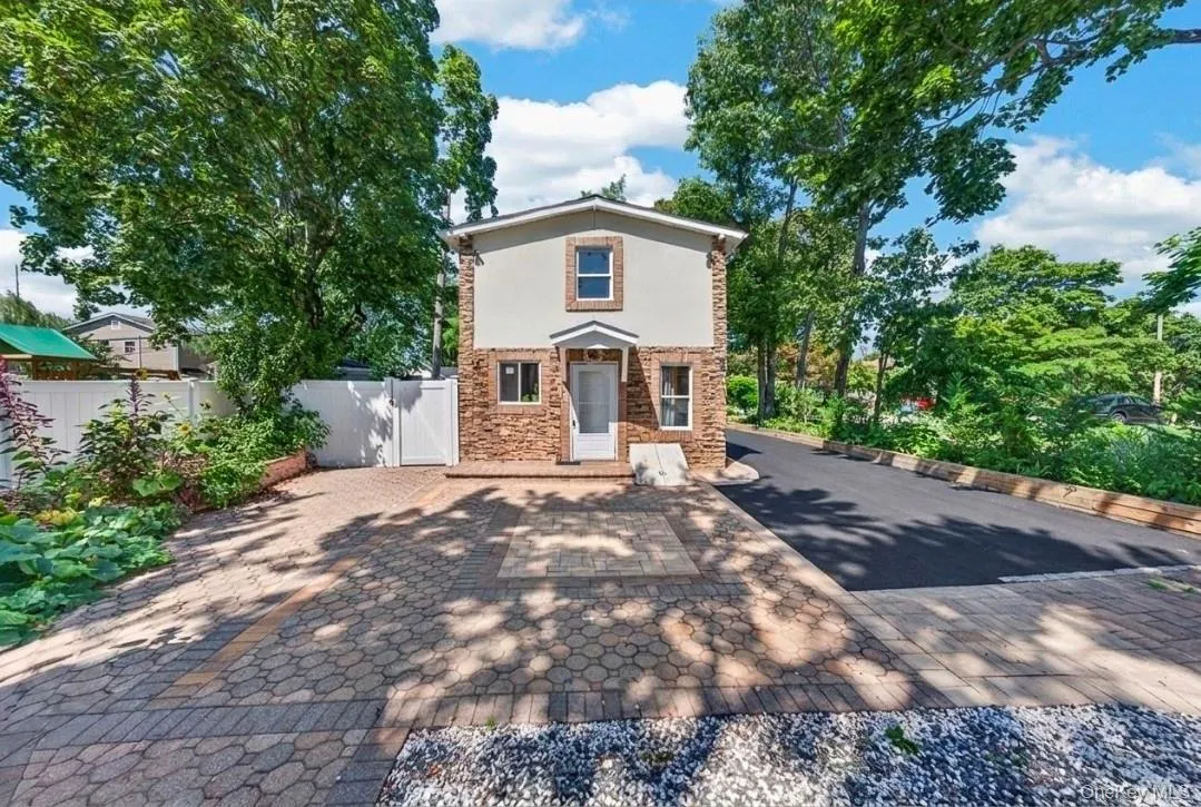 14 Electric Street, Brookhaven, NY, 4 Bedrooms Bedrooms, 8 Rooms Rooms,2 BathroomsBathrooms,Residential,For Rent,Electric,0,1042954 14 Electric Street, Brookhaven, NY, 4 Bedrooms Bedrooms, 8 Rooms Rooms,2 BathroomsBathrooms,Residential,For Rent,Electric,0,1042954