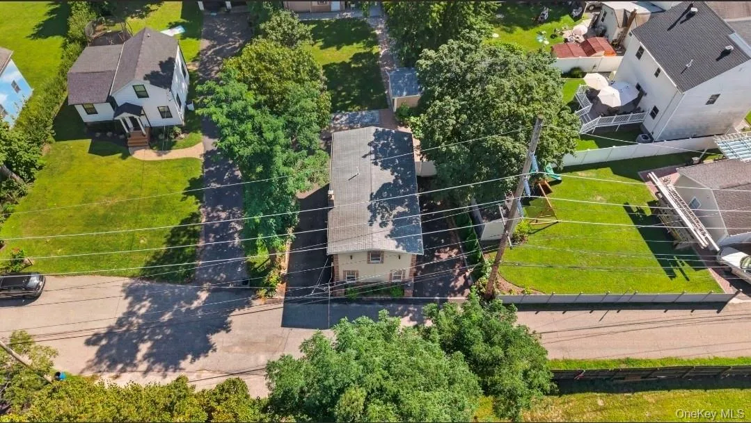 14 Electric Street, Brookhaven, NY, 4 Bedrooms Bedrooms, 8 Rooms Rooms,2 BathroomsBathrooms,Residential,For Rent,Electric,0,1042954 14 Electric Street, Brookhaven, NY, 4 Bedrooms Bedrooms, 8 Rooms Rooms,2 BathroomsBathrooms,Residential,For Rent,Electric,0,1042954