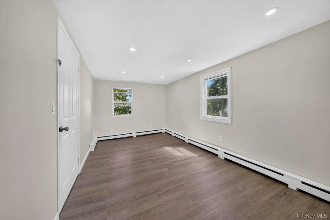 14 Electric Street, Brookhaven, NY, 4 Bedrooms Bedrooms, 8 Rooms Rooms,2 BathroomsBathrooms,Residential,For Rent,Electric,0,1042954 14 Electric Street, Brookhaven, NY, 4 Bedrooms Bedrooms, 8 Rooms Rooms,2 BathroomsBathrooms,Residential,For Rent,Electric,0,1042954