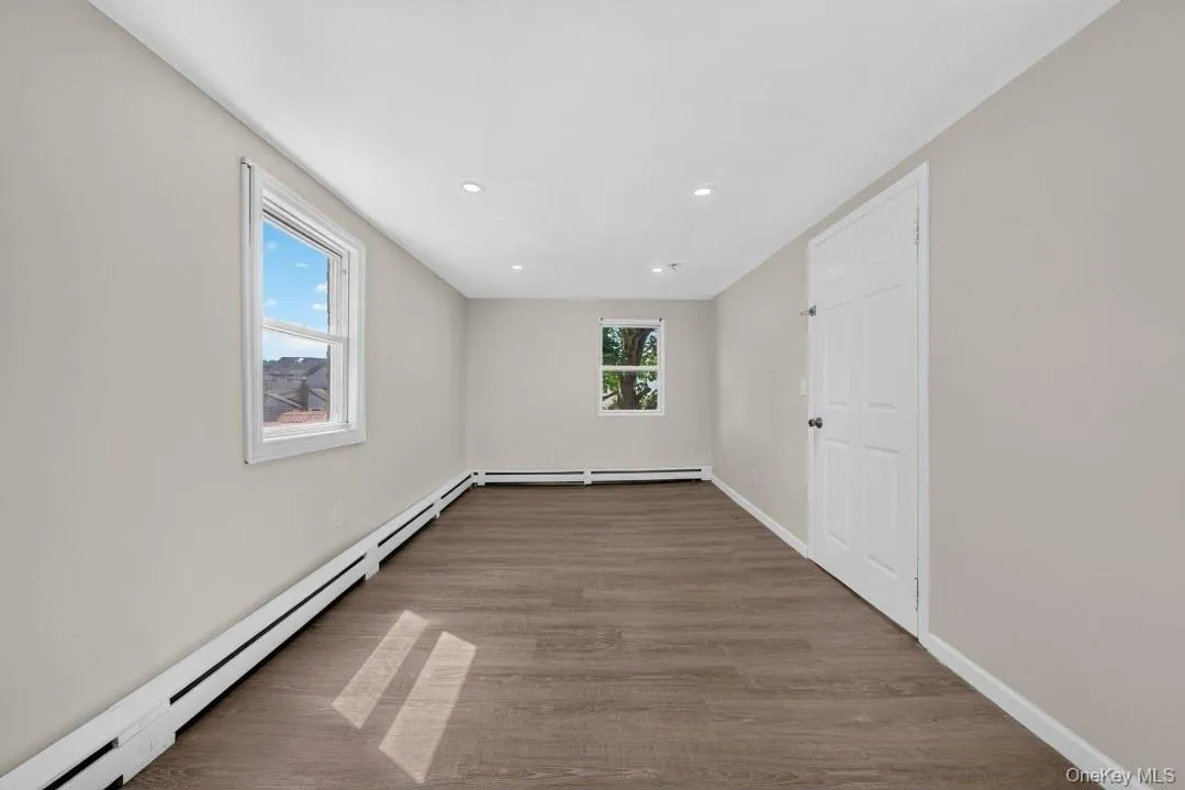 14 Electric Street, Brookhaven, NY, 4 Bedrooms Bedrooms, 8 Rooms Rooms,2 BathroomsBathrooms,Residential,For Rent,Electric,0,1042954 14 Electric Street, Brookhaven, NY, 4 Bedrooms Bedrooms, 8 Rooms Rooms,2 BathroomsBathrooms,Residential,For Rent,Electric,0,1042954
