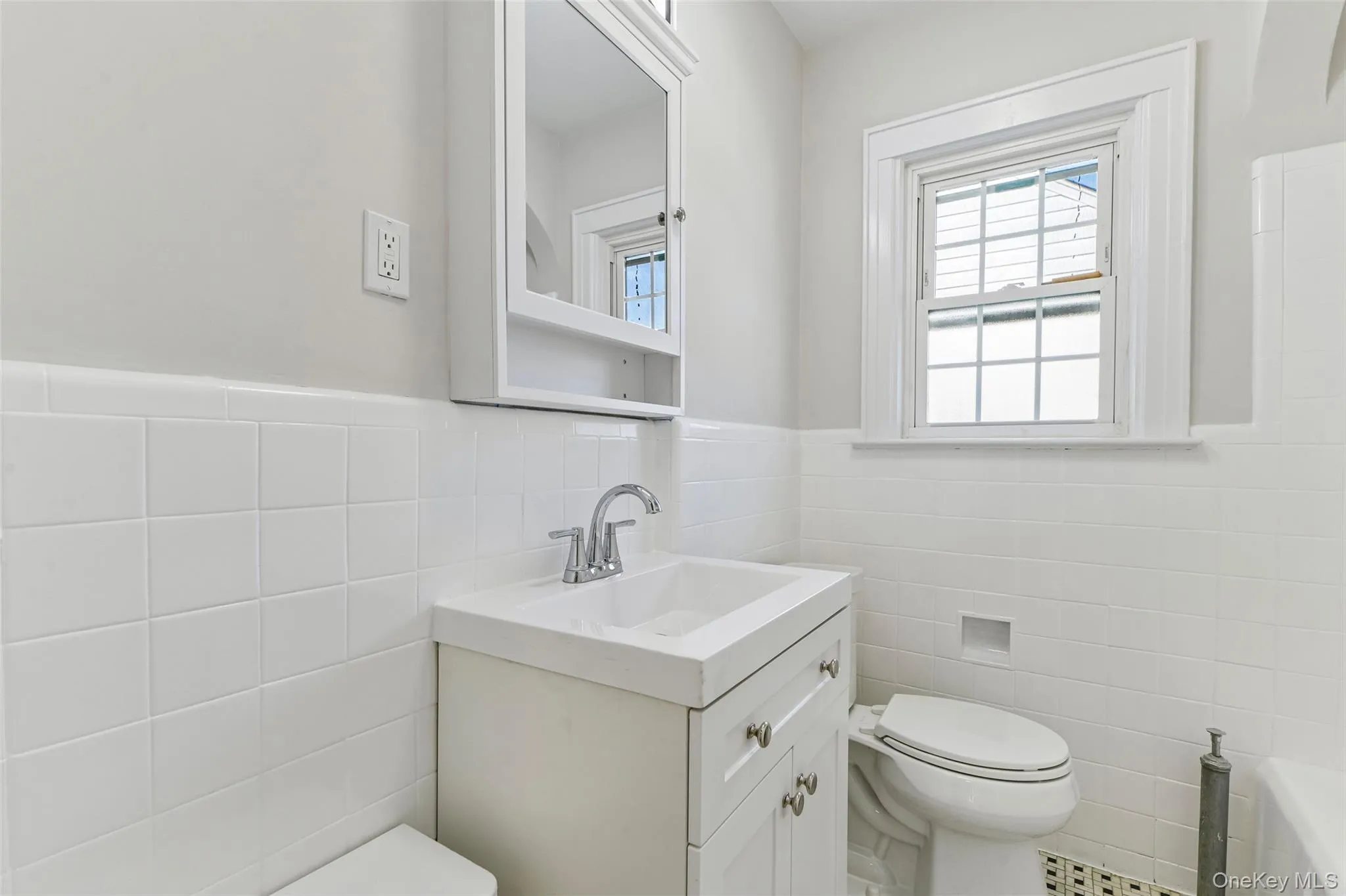 70 Paul Avenue, North Hempstead, NY, 4 Bedrooms Bedrooms, 9 Rooms Rooms,3 BathroomsBathrooms,Residential,For Rent,Paul,0,1042958 70 Paul Avenue, North Hempstead, NY, 4 Bedrooms Bedrooms, 9 Rooms Rooms,3 BathroomsBathrooms,Residential,For Rent,Paul,0,1042958