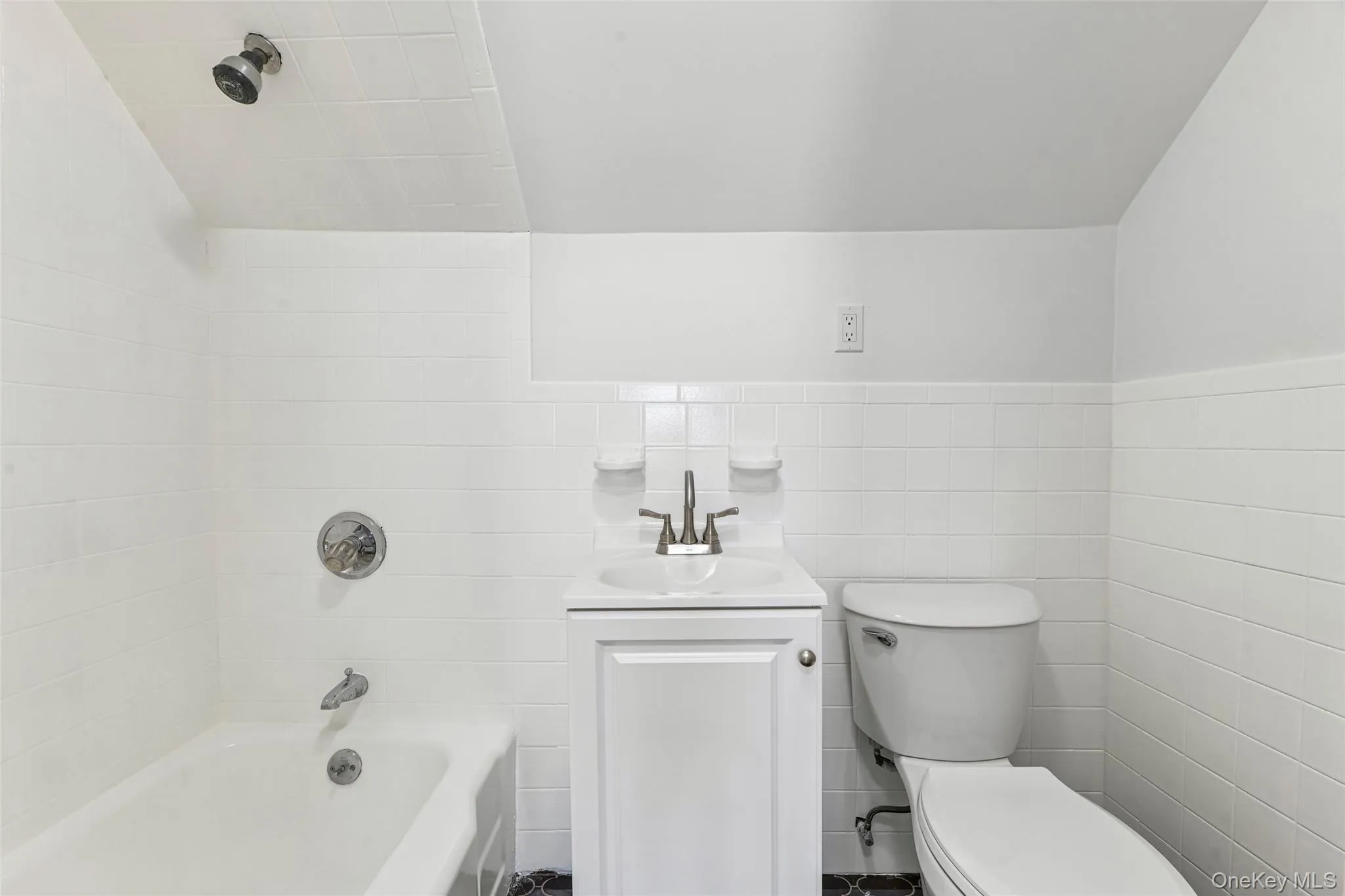 70 Paul Avenue, North Hempstead, NY, 4 Bedrooms Bedrooms, 9 Rooms Rooms,3 BathroomsBathrooms,Residential,For Rent,Paul,0,1042958 70 Paul Avenue, North Hempstead, NY, 4 Bedrooms Bedrooms, 9 Rooms Rooms,3 BathroomsBathrooms,Residential,For Rent,Paul,0,1042958