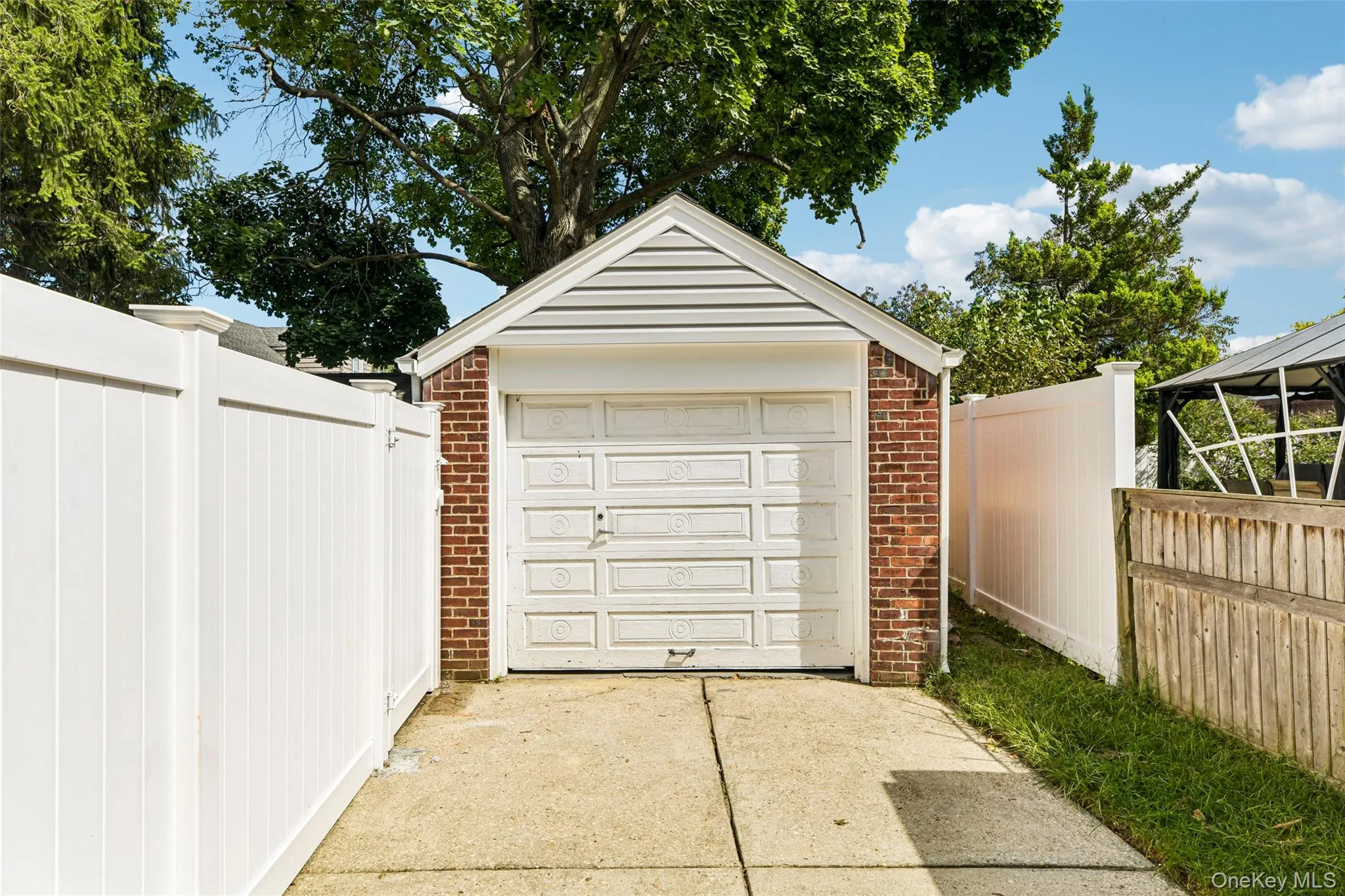 70 Paul Avenue, North Hempstead, NY, 4 Bedrooms Bedrooms, 9 Rooms Rooms,3 BathroomsBathrooms,Residential,For Rent,Paul,0,1042958 70 Paul Avenue, North Hempstead, NY, 4 Bedrooms Bedrooms, 9 Rooms Rooms,3 BathroomsBathrooms,Residential,For Rent,Paul,0,1042958