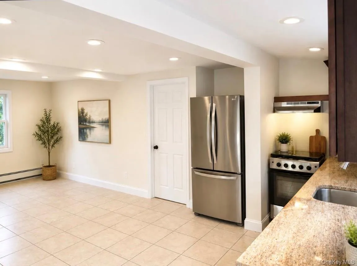 3 Carlisle Place, Yonkers, NY, 2 Bedroom Bedrooms, 4 Room Rooms,1 BathroomBathrooms,Residential Lease,For Rent,Carlisle,0,1042970 3 Carlisle Place, Yonkers, NY, 2 Bedroom Bedrooms, 4 Room Rooms,1 BathroomBathrooms,Residential Lease,For Rent,Carlisle,0,1042970
