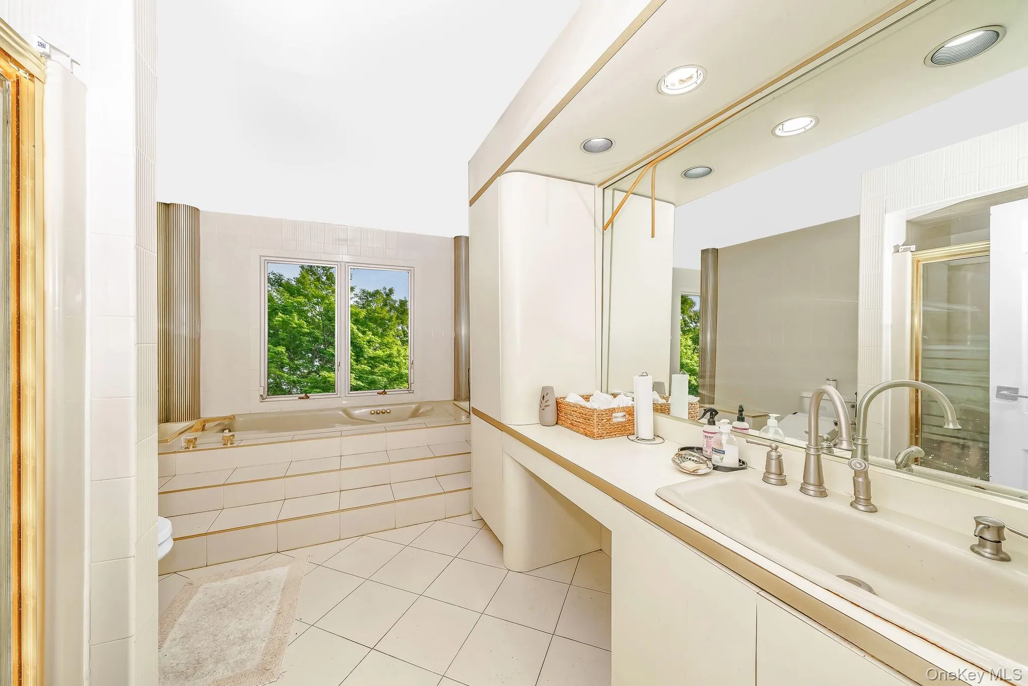 4 Rose Court, Brookhaven, NY, 5 Bedrooms Bedrooms, 10 Rooms Rooms,4 BathroomsBathrooms,Residential,For Rent,Rose,0,1042973 4 Rose Court, Brookhaven, NY, 5 Bedrooms Bedrooms, 10 Rooms Rooms,4 BathroomsBathrooms,Residential,For Rent,Rose,0,1042973