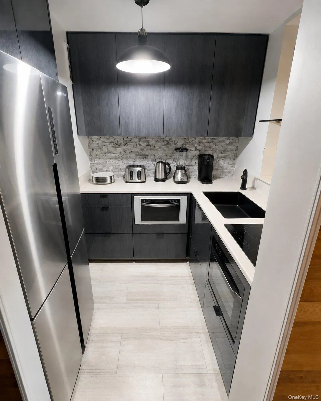 8610 151 Avenue, New York, NY, 2 Rooms Rooms,1 BathroomBathrooms,Residential,For Rent,151,0,1042975 8610 151 Avenue, New York, NY, 2 Rooms Rooms,1 BathroomBathrooms,Residential,For Rent,151,0,1042975