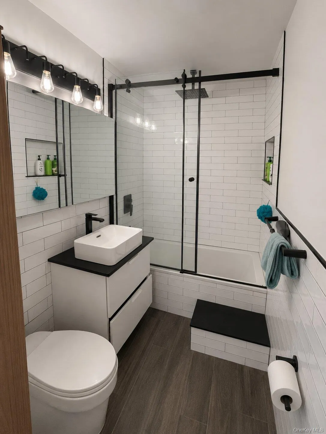 8610 151 Avenue, New York, NY, 2 Rooms Rooms,1 BathroomBathrooms,Residential,For Rent,151,0,1042975 8610 151 Avenue, New York, NY, 2 Rooms Rooms,1 BathroomBathrooms,Residential,For Rent,151,0,1042975