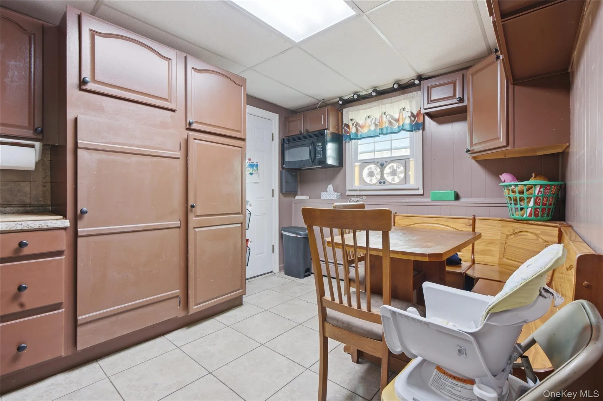 Lower Level Kitchenette Lower Level Kitchenette