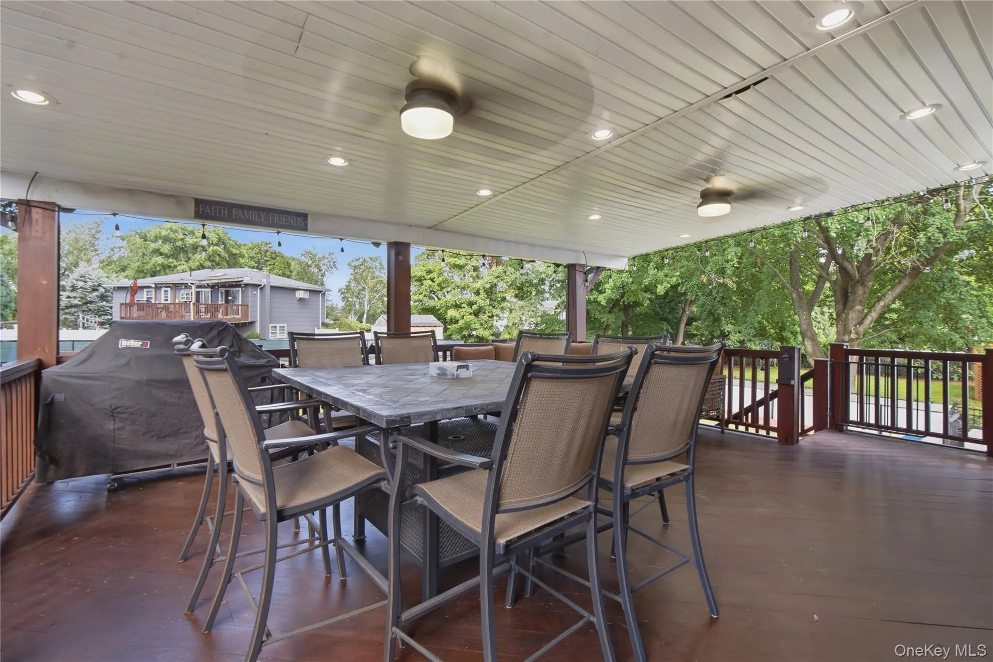 Huge covered deck Huge covered deck