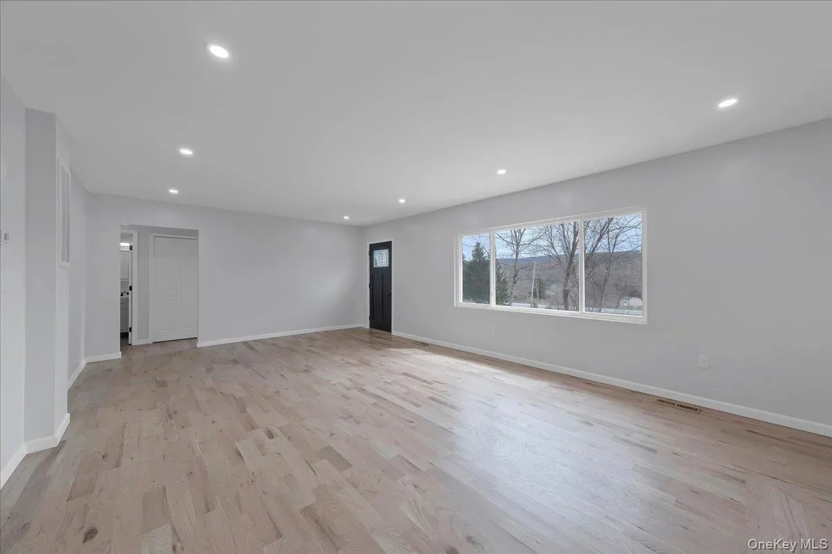 1435 Route 208, Blooming Grove, NY, 3 Bedrooms Bedrooms, 6 Rooms Rooms,2 BathroomsBathrooms,Residential Lease,For Rent,Route 208,0,1042982 1435 Route 208, Blooming Grove, NY, 3 Bedrooms Bedrooms, 6 Rooms Rooms,2 BathroomsBathrooms,Residential Lease,For Rent,Route 208,0,1042982