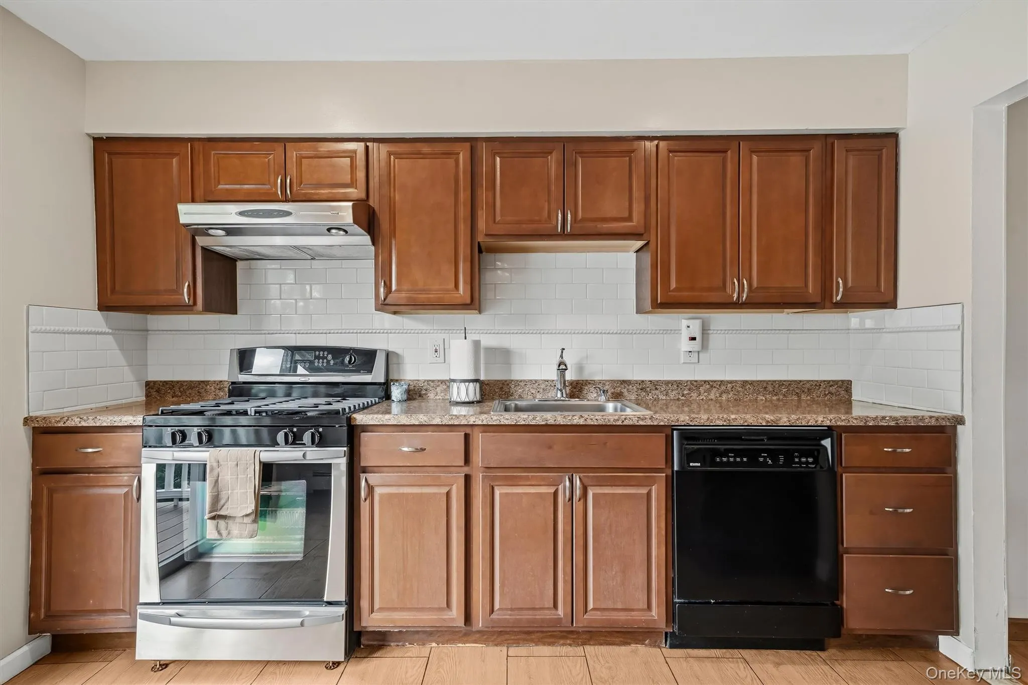 2 Maple Avenue, Orangetown, NY, 5 Bedrooms Bedrooms, 9 Rooms Rooms,2 BathroomsBathrooms,Residential,For Rent,Maple,0,1042986 2 Maple Avenue, Orangetown, NY, 5 Bedrooms Bedrooms, 9 Rooms Rooms,2 BathroomsBathrooms,Residential,For Rent,Maple,0,1042986