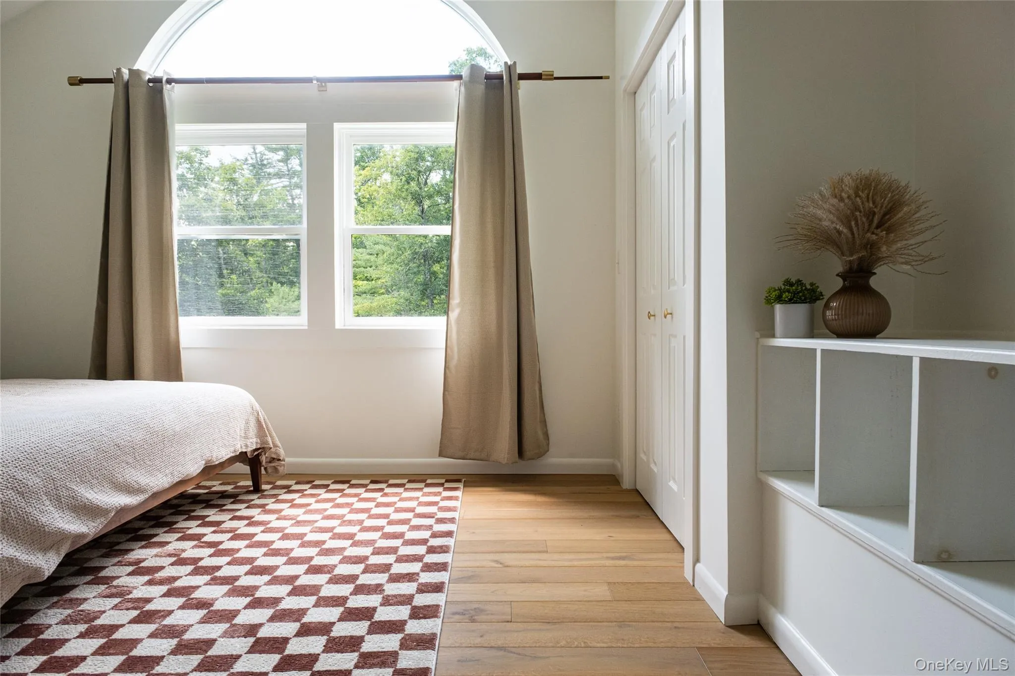 4 Munchkin Lane, Woodstock, NY, 4 Bedrooms Bedrooms, 10 Rooms Rooms,2 BathroomsBathrooms,Residential Lease,For Rent,Munchkin,0,1042987 4 Munchkin Lane, Woodstock, NY, 4 Bedrooms Bedrooms, 10 Rooms Rooms,2 BathroomsBathrooms,Residential Lease,For Rent,Munchkin,0,1042987