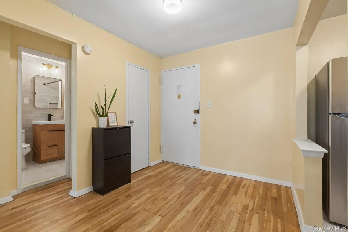 94-11 59th Avenue, New York, NY, 1 Bedroom Bedrooms, 3 Rooms Rooms,1 BathroomBathrooms,Residential,For Rent,59th,0,1042990 94-11 59th Avenue, New York, NY, 1 Bedroom Bedrooms, 3 Rooms Rooms,1 BathroomBathrooms,Residential,For Rent,59th,0,1042990