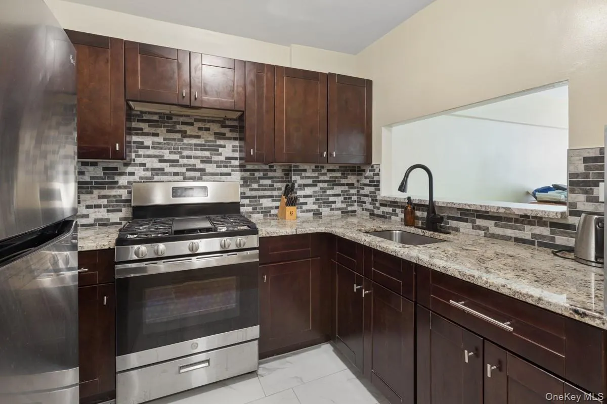 94-11 59th Avenue, New York, NY, 1 Bedroom Bedrooms, 3 Rooms Rooms,1 BathroomBathrooms,Residential,For Rent,59th,0,1042990 94-11 59th Avenue, New York, NY, 1 Bedroom Bedrooms, 3 Rooms Rooms,1 BathroomBathrooms,Residential,For Rent,59th,0,1042990