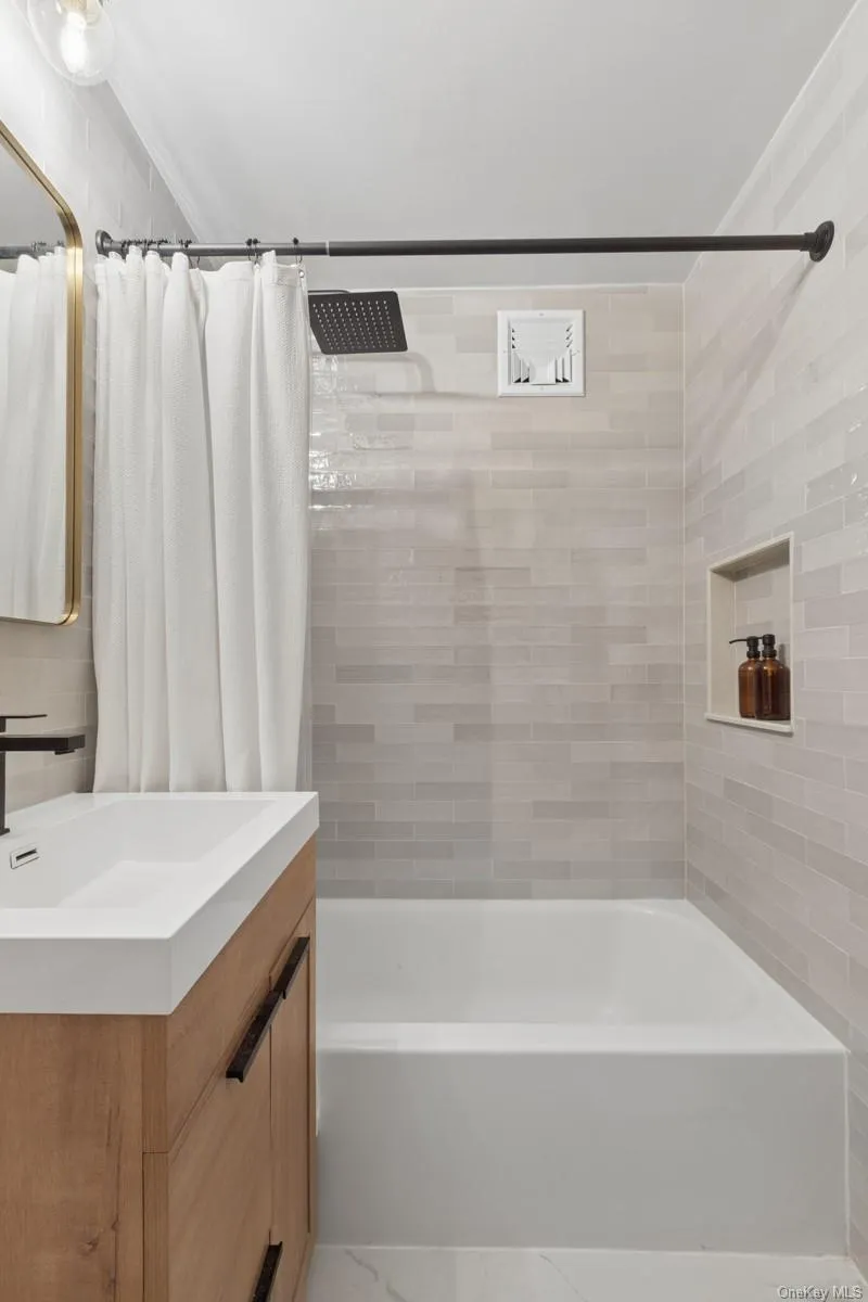 94-11 59th Avenue, New York, NY, 1 Bedroom Bedrooms, 3 Rooms Rooms,1 BathroomBathrooms,Residential,For Rent,59th,0,1042990 94-11 59th Avenue, New York, NY, 1 Bedroom Bedrooms, 3 Rooms Rooms,1 BathroomBathrooms,Residential,For Rent,59th,0,1042990