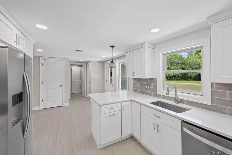 511 Montauk Highway, Brookhaven, NY, 5 Bedrooms Bedrooms, 10 Rooms Rooms,3 BathroomsBathrooms,Residential,For Rent,Montauk,0,1042991 511 Montauk Highway, Brookhaven, NY, 5 Bedrooms Bedrooms, 10 Rooms Rooms,3 BathroomsBathrooms,Residential,For Rent,Montauk,0,1042991