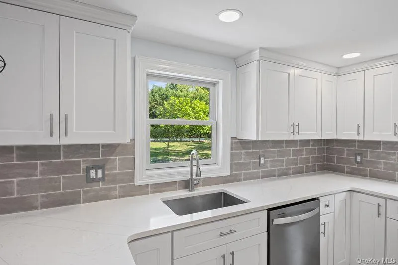 511 Montauk Highway, Brookhaven, NY, 5 Bedrooms Bedrooms, 10 Rooms Rooms,3 BathroomsBathrooms,Residential,For Rent,Montauk,0,1042991 511 Montauk Highway, Brookhaven, NY, 5 Bedrooms Bedrooms, 10 Rooms Rooms,3 BathroomsBathrooms,Residential,For Rent,Montauk,0,1042991
