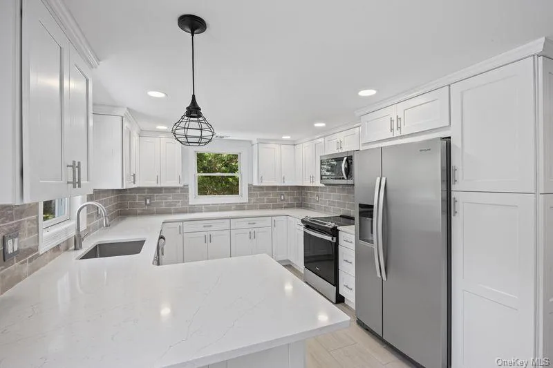 511 Montauk Highway, Brookhaven, NY, 5 Bedrooms Bedrooms, 10 Rooms Rooms,3 BathroomsBathrooms,Residential,For Rent,Montauk,0,1042991 511 Montauk Highway, Brookhaven, NY, 5 Bedrooms Bedrooms, 10 Rooms Rooms,3 BathroomsBathrooms,Residential,For Rent,Montauk,0,1042991