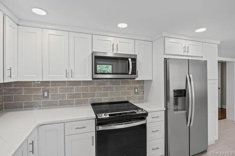 511 Montauk Highway, Brookhaven, NY, 5 Bedrooms Bedrooms, 10 Rooms Rooms,3 BathroomsBathrooms,Residential,For Rent,Montauk,0,1042991 511 Montauk Highway, Brookhaven, NY, 5 Bedrooms Bedrooms, 10 Rooms Rooms,3 BathroomsBathrooms,Residential,For Rent,Montauk,0,1042991