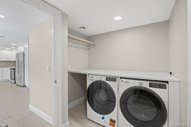 511 Montauk Highway, Brookhaven, NY, 5 Bedrooms Bedrooms, 10 Rooms Rooms,3 BathroomsBathrooms,Residential,For Rent,Montauk,0,1042991 511 Montauk Highway, Brookhaven, NY, 5 Bedrooms Bedrooms, 10 Rooms Rooms,3 BathroomsBathrooms,Residential,For Rent,Montauk,0,1042991
