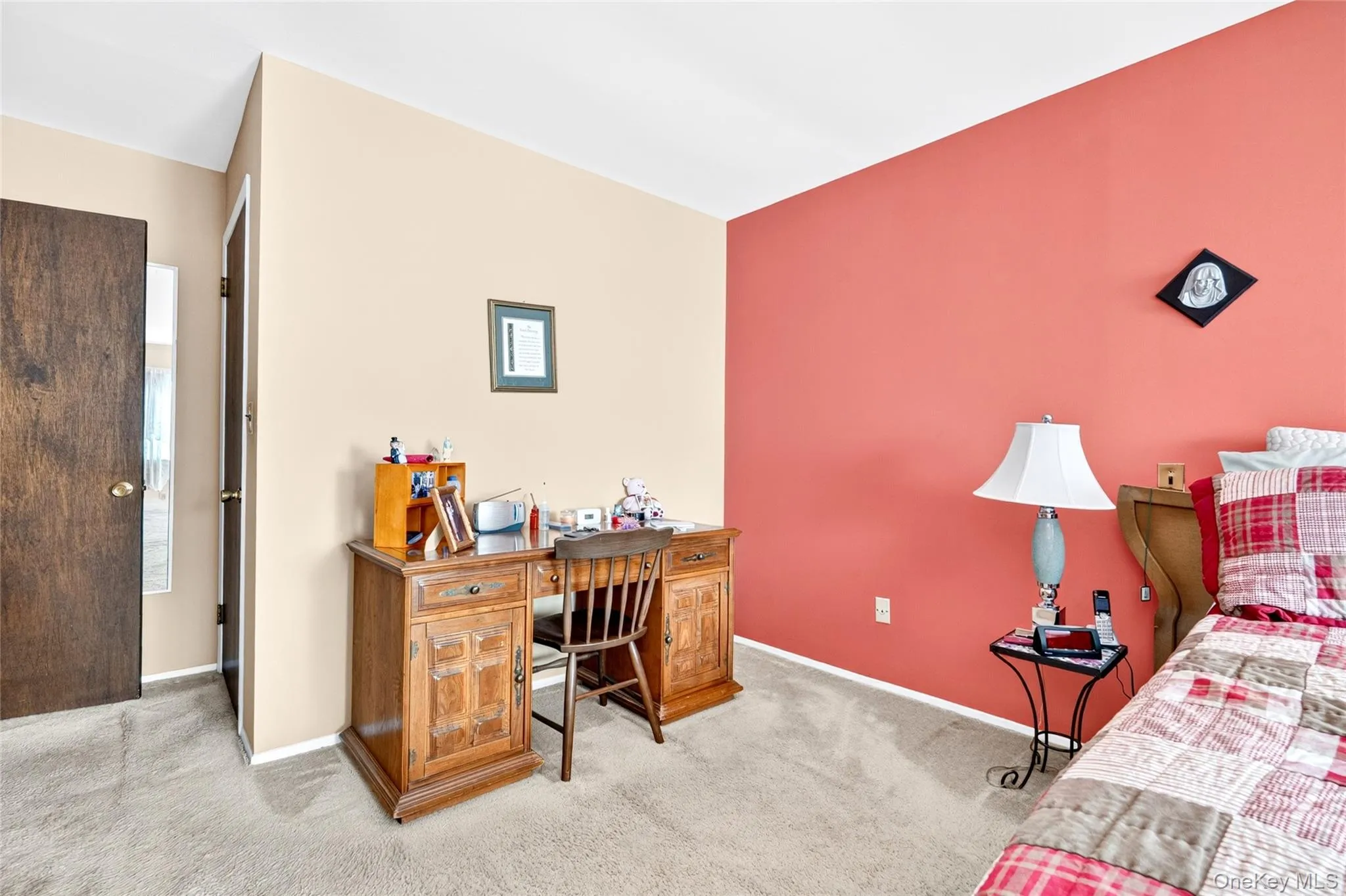Large bedroom, desk area. Large bedroom, desk area.