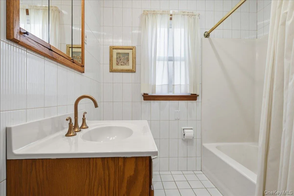73 Chestnut Avenue, Hempstead, NY, 4 Bedrooms Bedrooms, 10 Rooms Rooms,3 BathroomsBathrooms,Residential,For Rent,Chestnut,0,1043001 73 Chestnut Avenue, Hempstead, NY, 4 Bedrooms Bedrooms, 10 Rooms Rooms,3 BathroomsBathrooms,Residential,For Rent,Chestnut,0,1043001