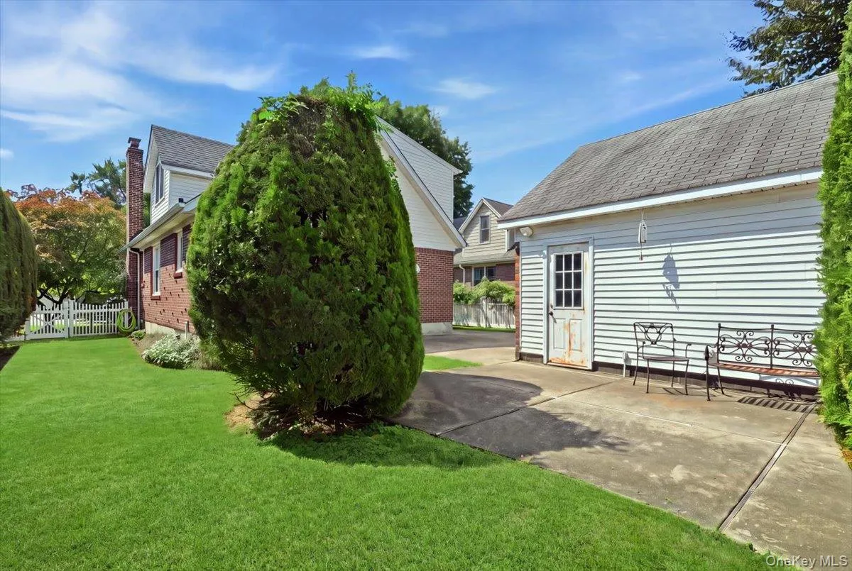 73 Chestnut Avenue, Hempstead, NY, 4 Bedrooms Bedrooms, 10 Rooms Rooms,3 BathroomsBathrooms,Residential,For Rent,Chestnut,0,1043001 73 Chestnut Avenue, Hempstead, NY, 4 Bedrooms Bedrooms, 10 Rooms Rooms,3 BathroomsBathrooms,Residential,For Rent,Chestnut,0,1043001