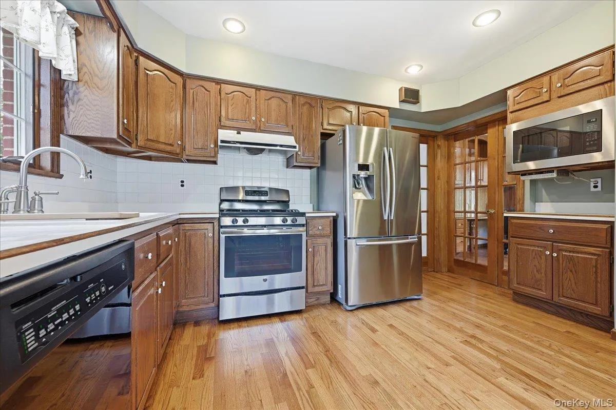 73 Chestnut Avenue, Hempstead, NY, 4 Bedrooms Bedrooms, 10 Rooms Rooms,3 BathroomsBathrooms,Residential,For Rent,Chestnut,0,1043001 73 Chestnut Avenue, Hempstead, NY, 4 Bedrooms Bedrooms, 10 Rooms Rooms,3 BathroomsBathrooms,Residential,For Rent,Chestnut,0,1043001