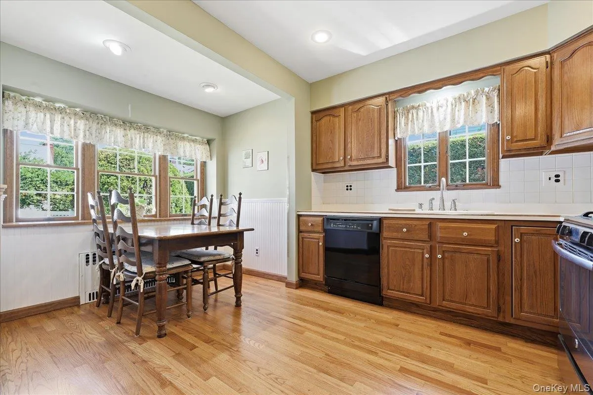 73 Chestnut Avenue, Hempstead, NY, 4 Bedrooms Bedrooms, 10 Rooms Rooms,3 BathroomsBathrooms,Residential,For Rent,Chestnut,0,1043001 73 Chestnut Avenue, Hempstead, NY, 4 Bedrooms Bedrooms, 10 Rooms Rooms,3 BathroomsBathrooms,Residential,For Rent,Chestnut,0,1043001