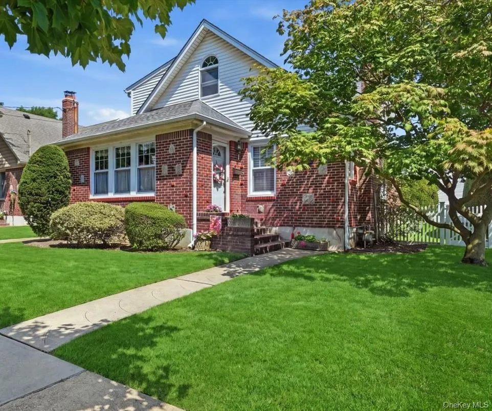 73 Chestnut Avenue, Hempstead, NY, 4 Bedrooms Bedrooms, 10 Rooms Rooms,3 BathroomsBathrooms,Residential,For Rent,Chestnut,0,1043001 73 Chestnut Avenue, Hempstead, NY, 4 Bedrooms Bedrooms, 10 Rooms Rooms,3 BathroomsBathrooms,Residential,For Rent,Chestnut,0,1043001