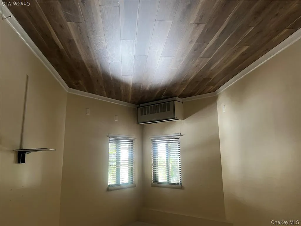 725 Miller Avenue, Hempstead, NY, 1 Bedroom Bedrooms, 4 Rooms Rooms,1 BathroomBathrooms,Residential Lease,For Rent,Miller,0,1043002 725 Miller Avenue, Hempstead, NY, 1 Bedroom Bedrooms, 4 Rooms Rooms,1 BathroomBathrooms,Residential Lease,For Rent,Miller,0,1043002